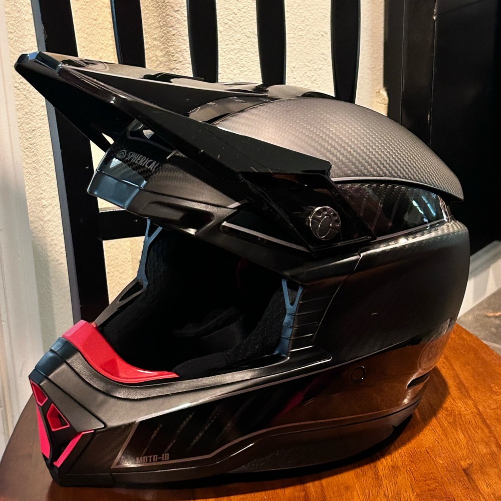 Bell Moto-10 Spherical Limited Edition Full-Face Helmet - Medium